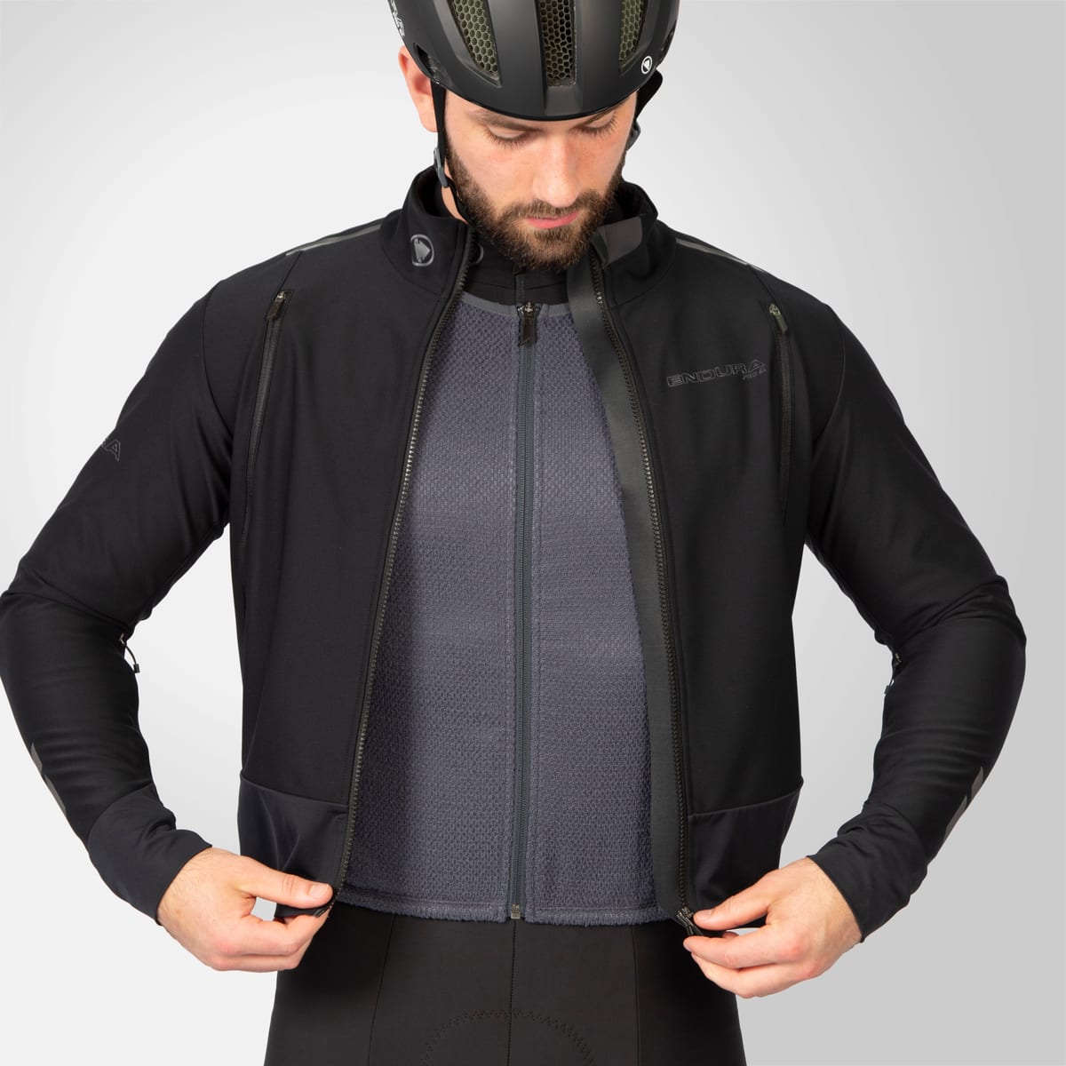 Chaqueta Endura Pro SL 3-Season negra: abierta, puesta, foto de catálogo