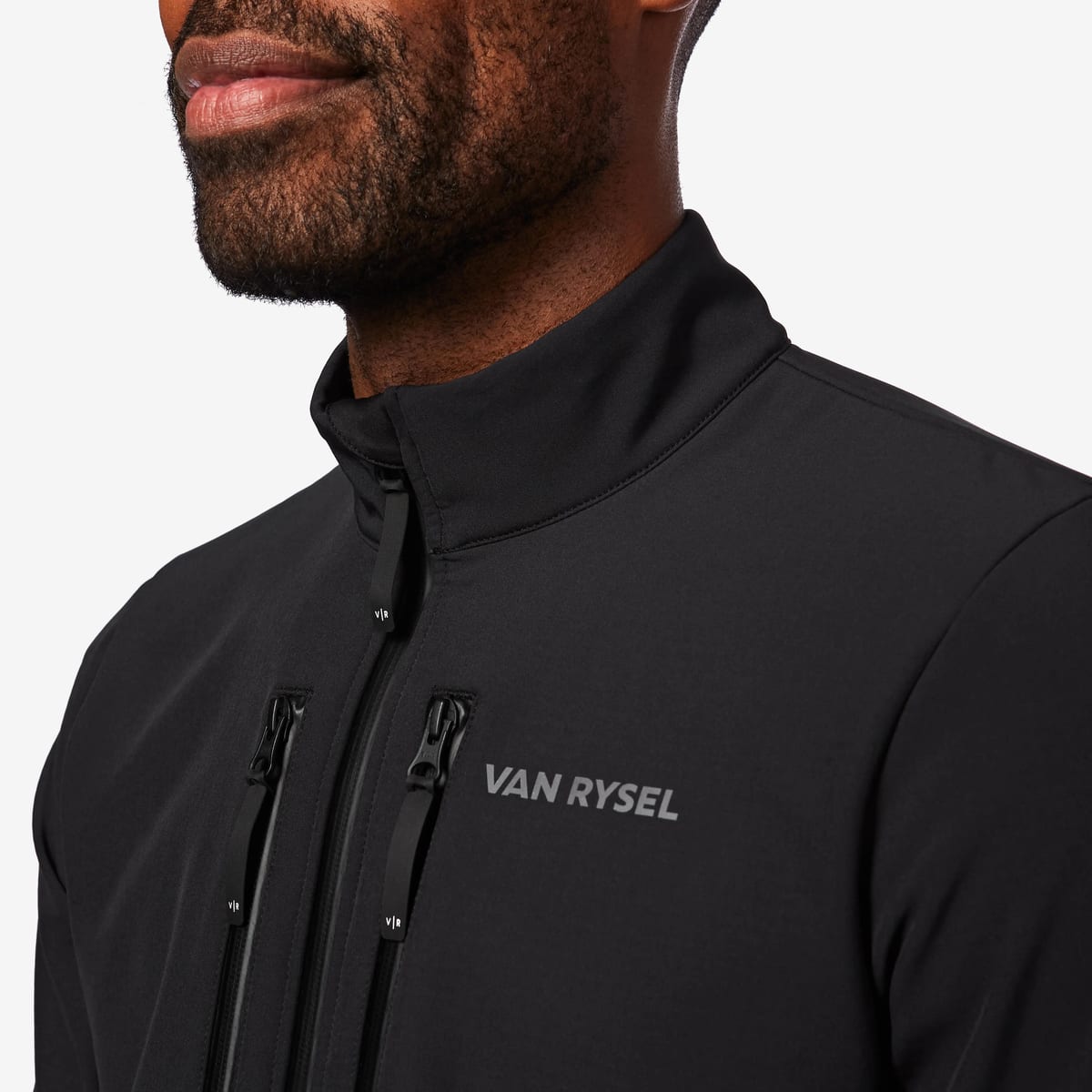 Chaqueta Van Rysel EDR invierno negra: cuello y bolsillos de pecho, foto de catálogo